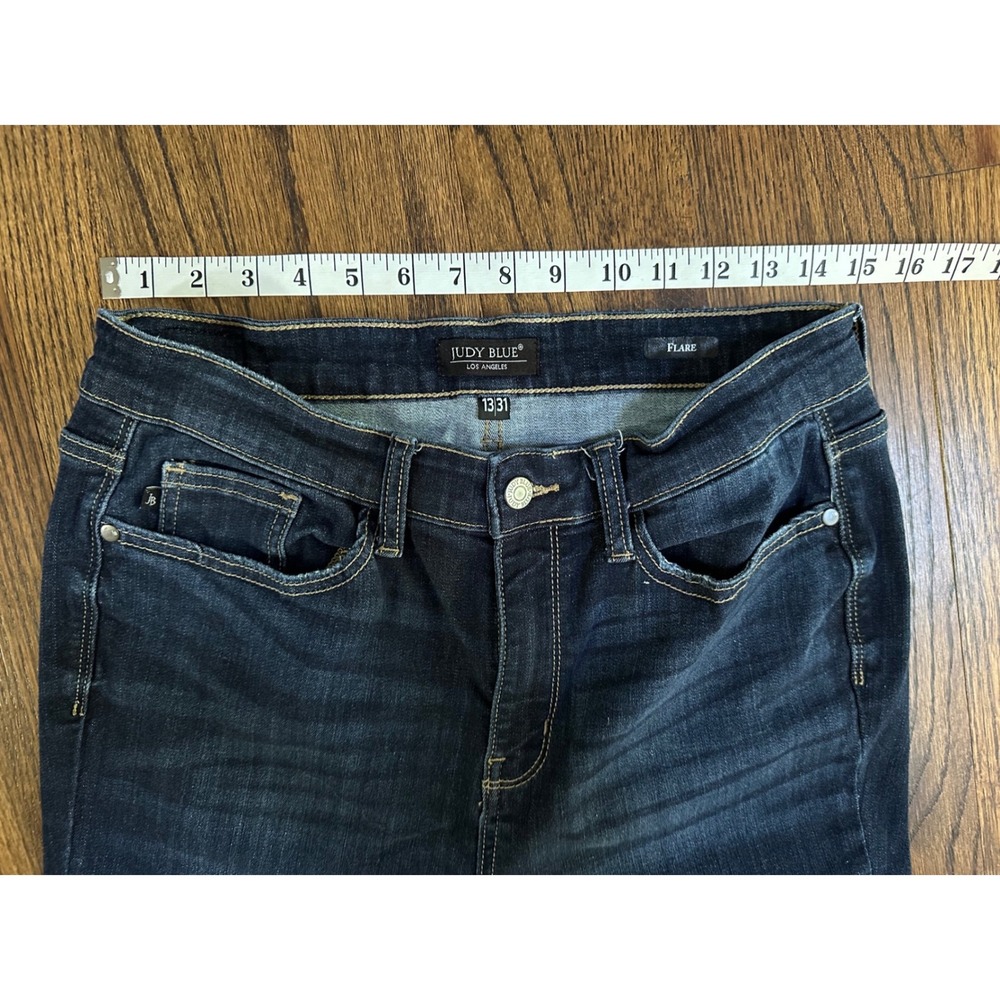 Judy Blue Women's High Rise Raw Hem Flare Jean Size 13/31 - Picture 6 of 7